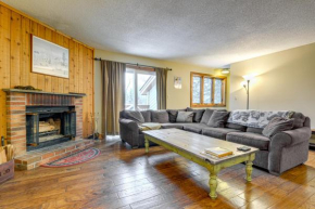 Less Than 1 Mi to Mt Snow Charming Condo with Fireplace
